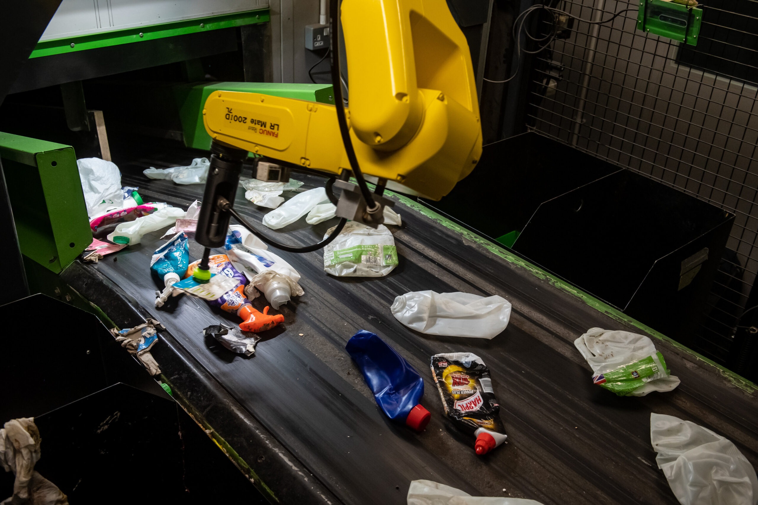first AI-powered robotic waste picking system at rec3