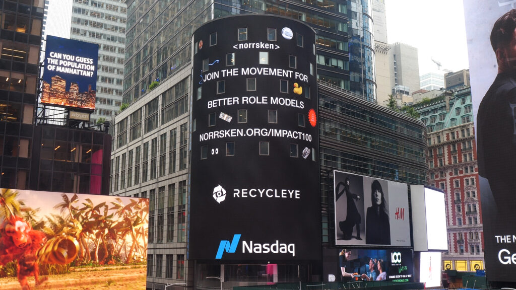 LOGOTIPO DE RECYCLEYE EN TIMES SQUARE