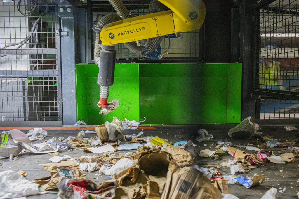 Recycleye Robotics Picking Fibre At Panda MRF